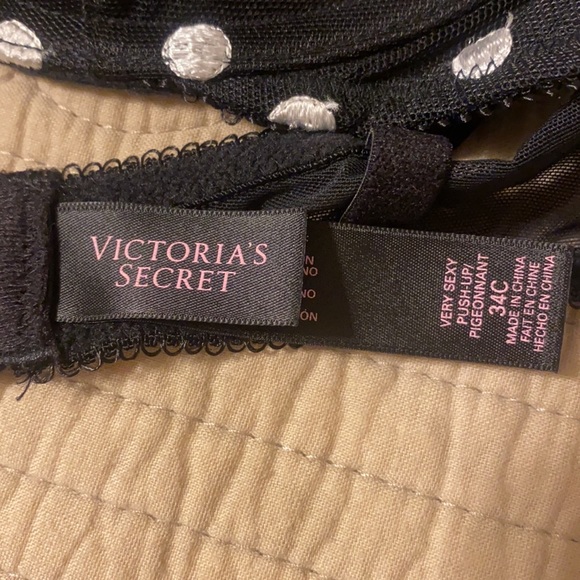 Victoria’s Secret Bra - Picture 3 of 4